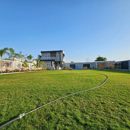 ウッジャイン Shree Ambe Farmhouseヴィラ エクステリア 写真