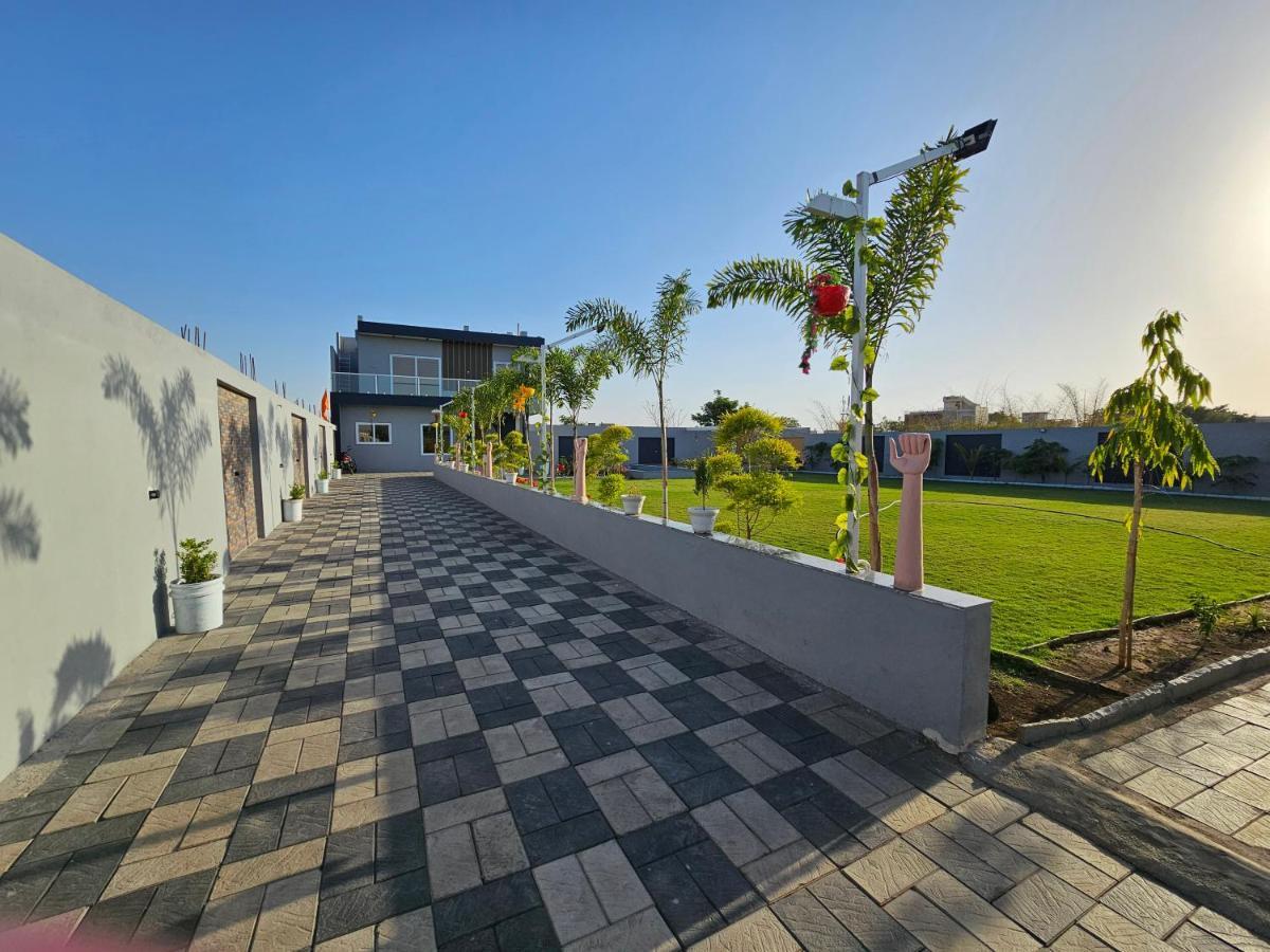ウッジャイン Shree Ambe Farmhouseヴィラ エクステリア 写真