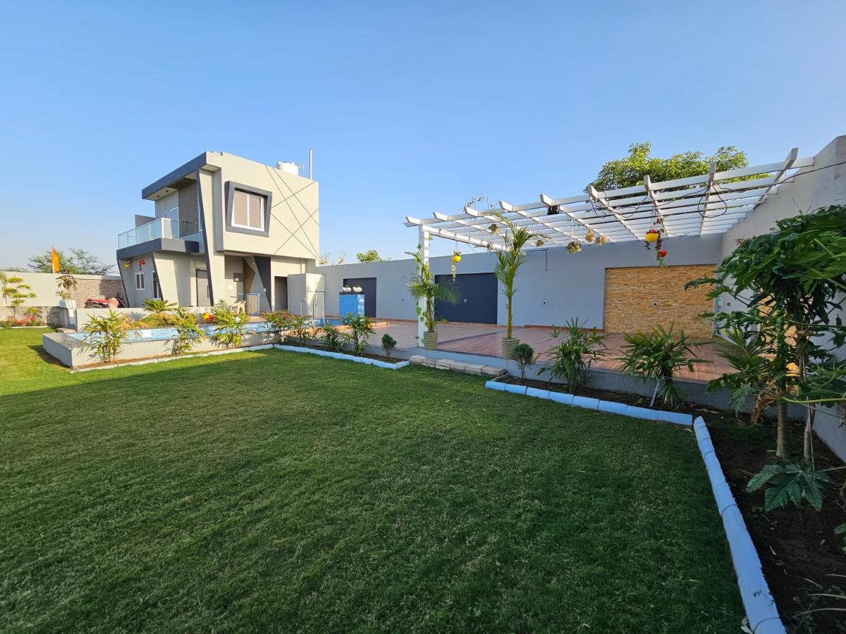 ウッジャイン Shree Ambe Farmhouseヴィラ エクステリア 写真
