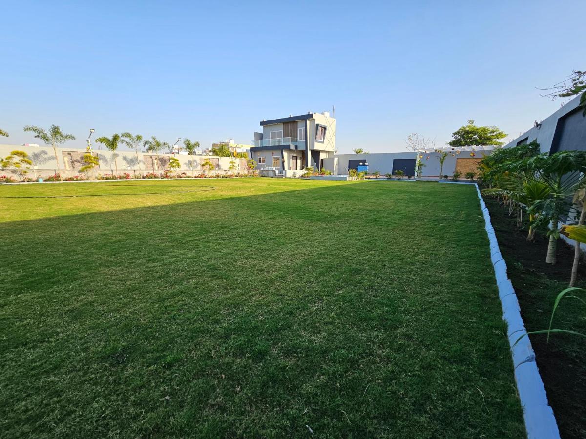 ウッジャイン Shree Ambe Farmhouseヴィラ エクステリア 写真